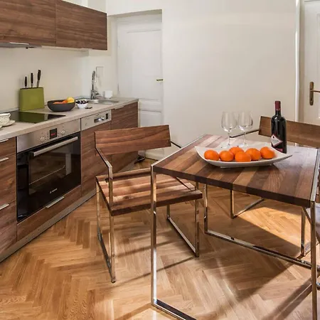 Two Bedroom Nusic Apartamento *