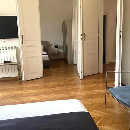 Two Bedroom Nusic شقة *