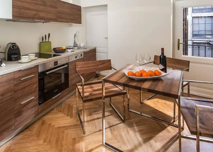 Two Bedroom Nusic Lejlighed *