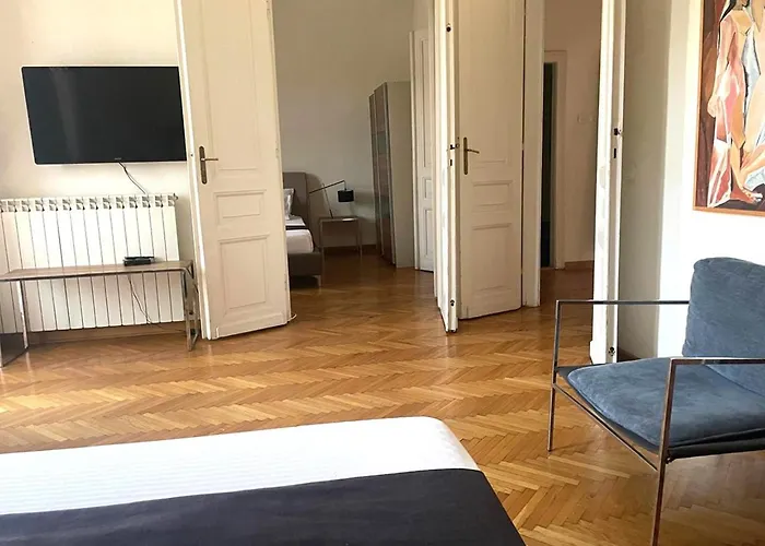 Two Bedroom Nusic Lejlighed *